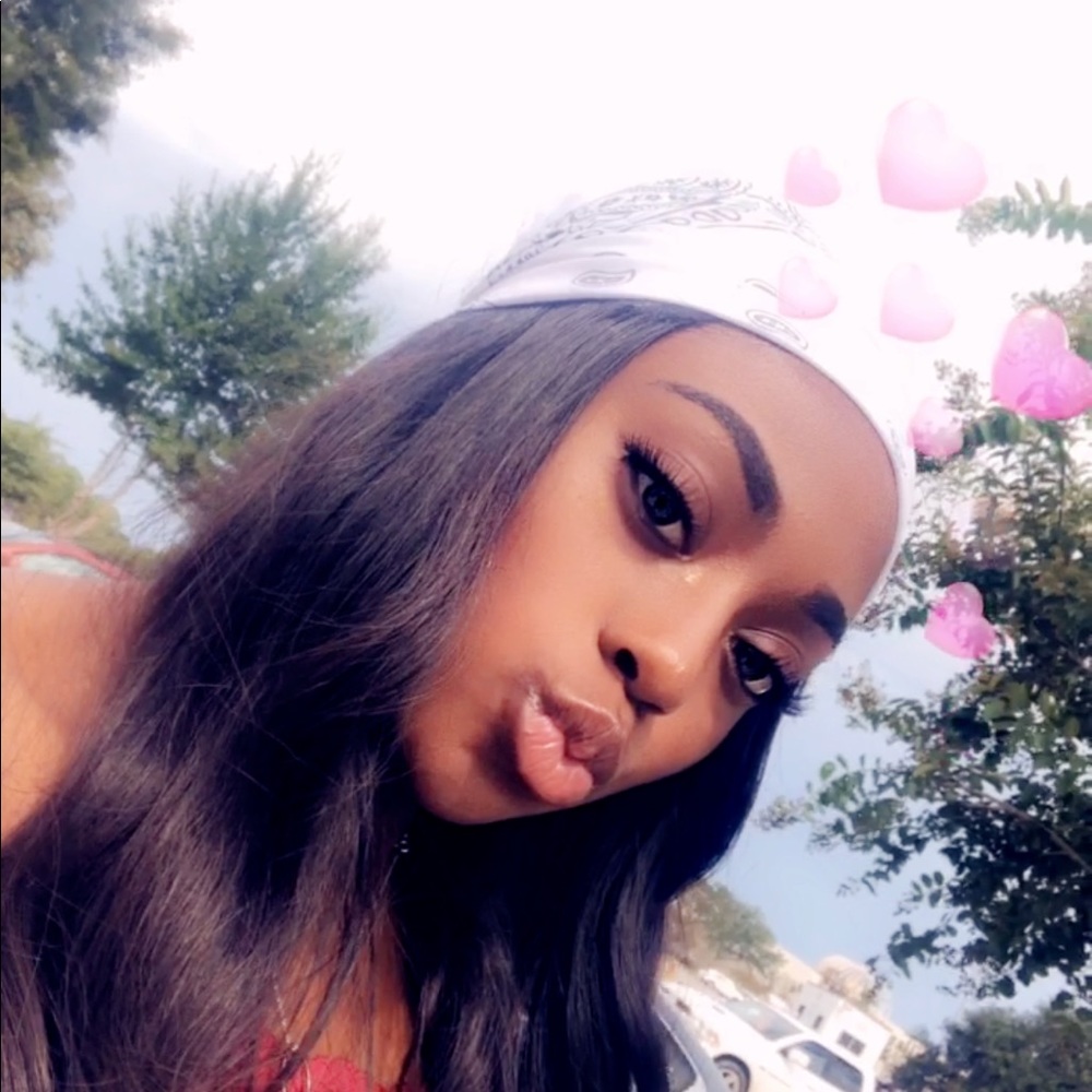 Meet your Posher, Imani